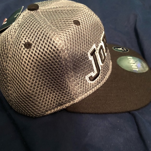 Jordan Silver and Black Youth Snapback - Picture 2 of 3